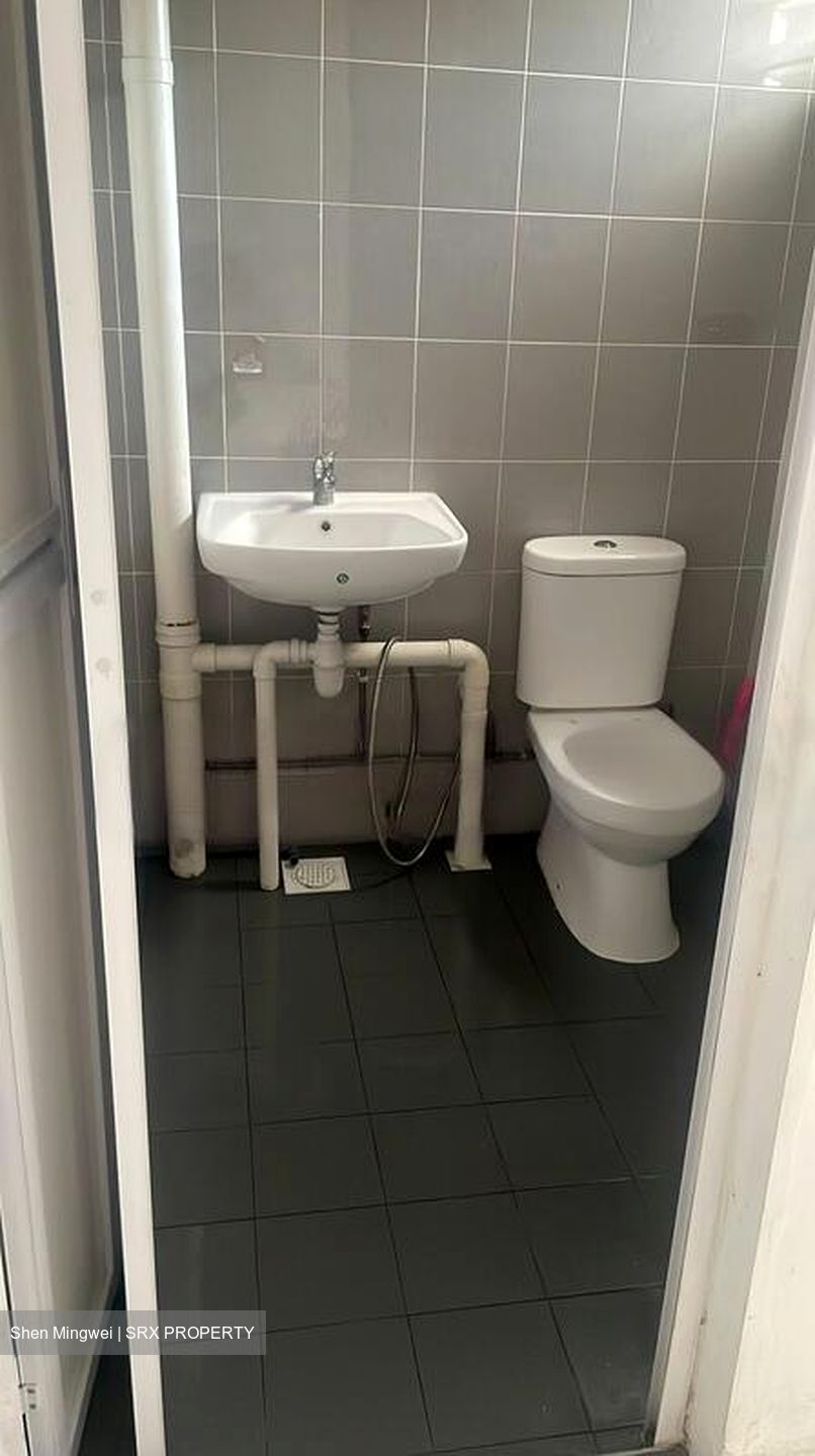 Blk 225 Jurong East Street 21 (Jurong East), HDB 3 Rooms #591910891